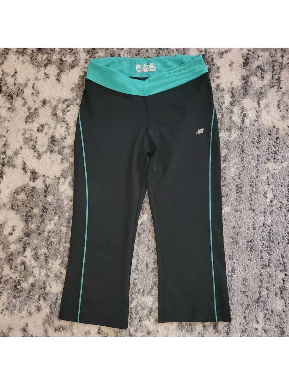 New Balance Med Capri Workout Bottoms EUC